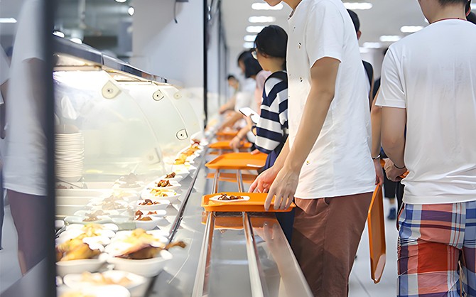 火炬工業(yè)區(qū)企業(yè)食堂開餐現(xiàn)場圖片