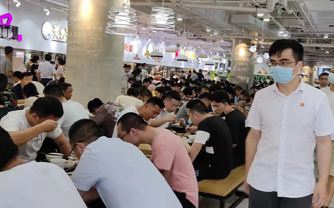 晉江企業(yè)食堂就餐現(xiàn)場(chǎng),食堂開餐圖片